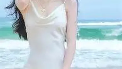 冯绍峰离婚复出影坛，偶遇镜头显苗条身形