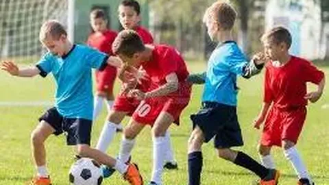 国青迎战沙特U20海报公布，刘诚宇闪耀登场亚足联推特