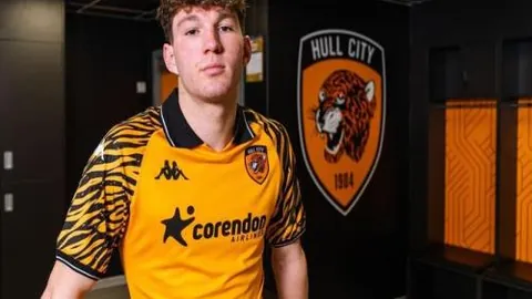 世亚预4连胜，交锋全胜状态之谜